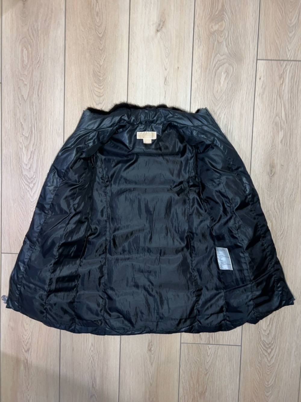 Michael Kors Black Quilted Belted Puffer Coat with Fur Trim - Picture 13 of 16